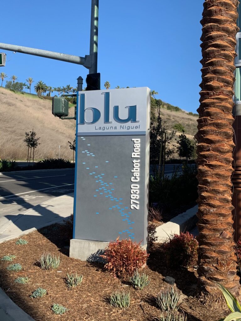 Monument and way finder sign Apartment